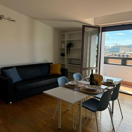 Appartamento Isola- Attico Con Balcone Milano Eksteriør billede