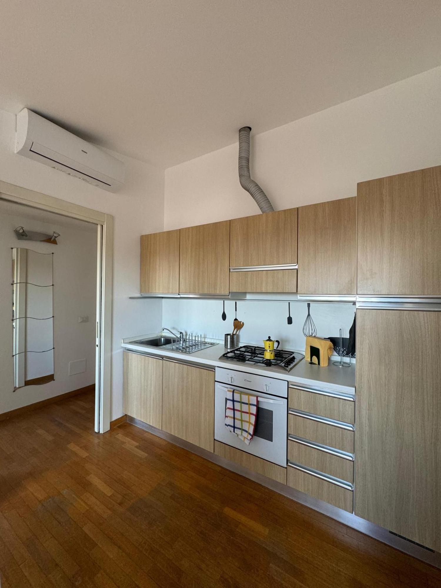 Appartamento Isola- Attico Con Balcone Milano Eksteriør billede