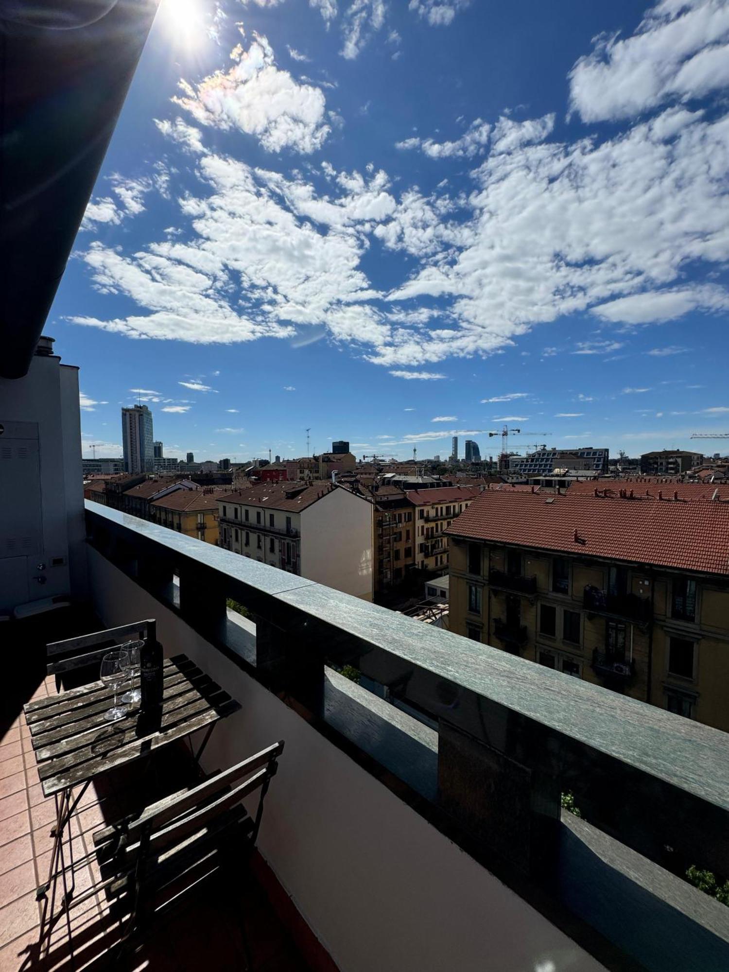 Appartamento Isola- Attico Con Balcone Milano Eksteriør billede