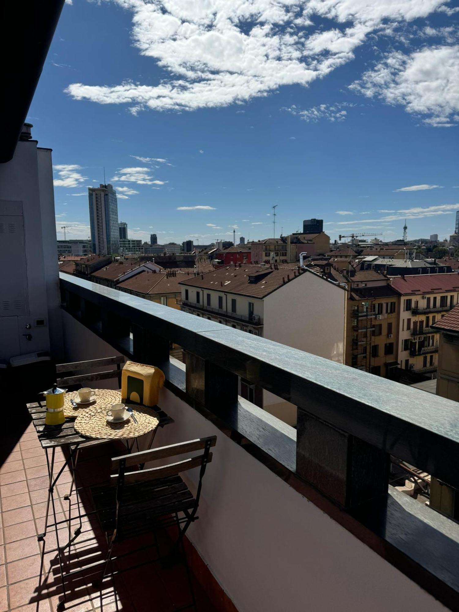 Appartamento Isola- Attico Con Balcone Milano Eksteriør billede