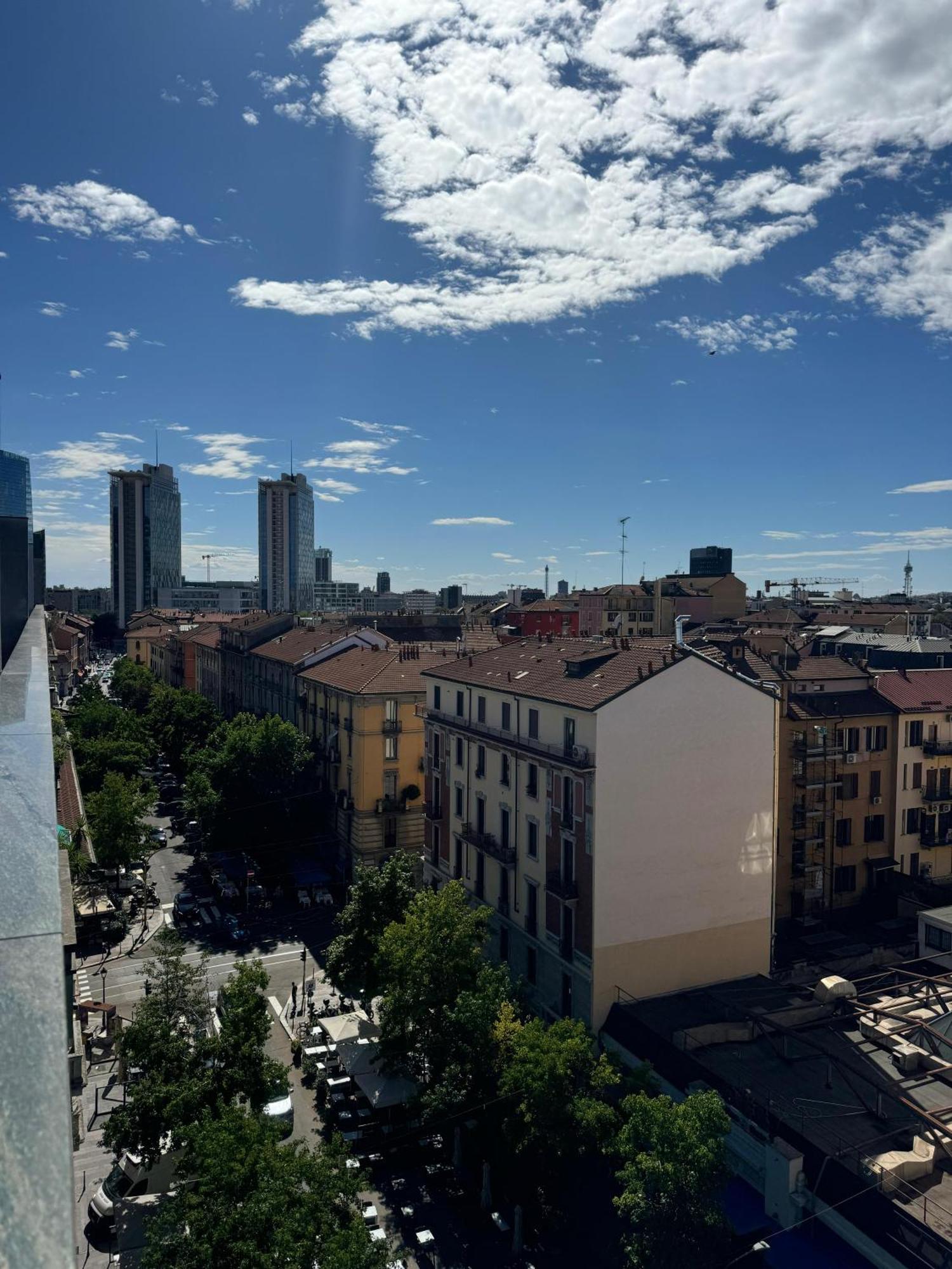 Appartamento Isola- Attico Con Balcone Milano Eksteriør billede